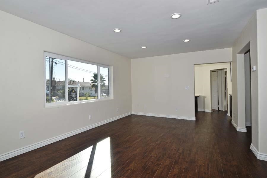 166 Bethune Way Chula Vista, CA 91911 - Photo 3 of 20