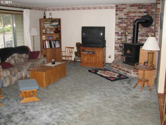 20430 Southwest Newcastle Place Aloha, OR 97078 - Photo 4 of 12