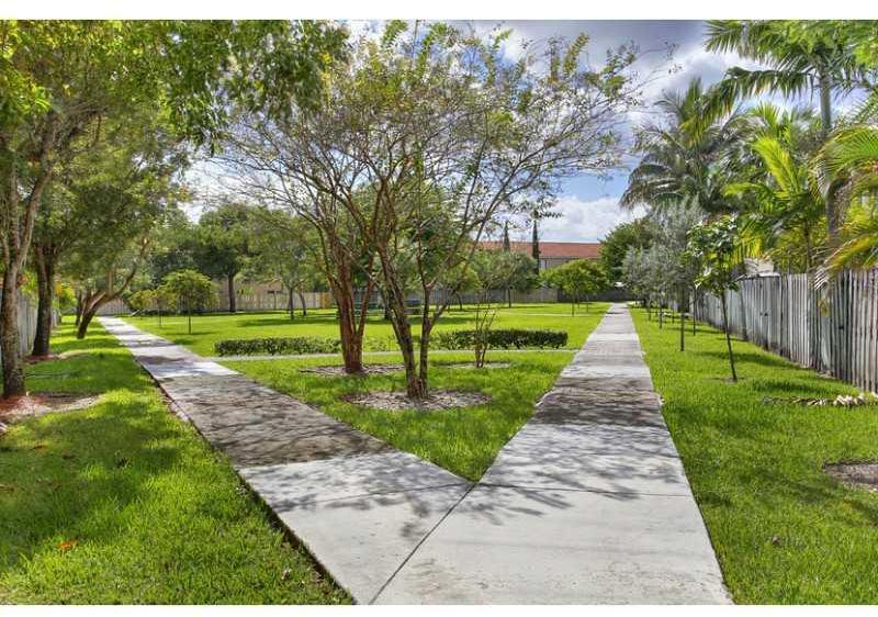 14213 Southwest 126th Place Miami, FL 33186 - Photo 24 of 27