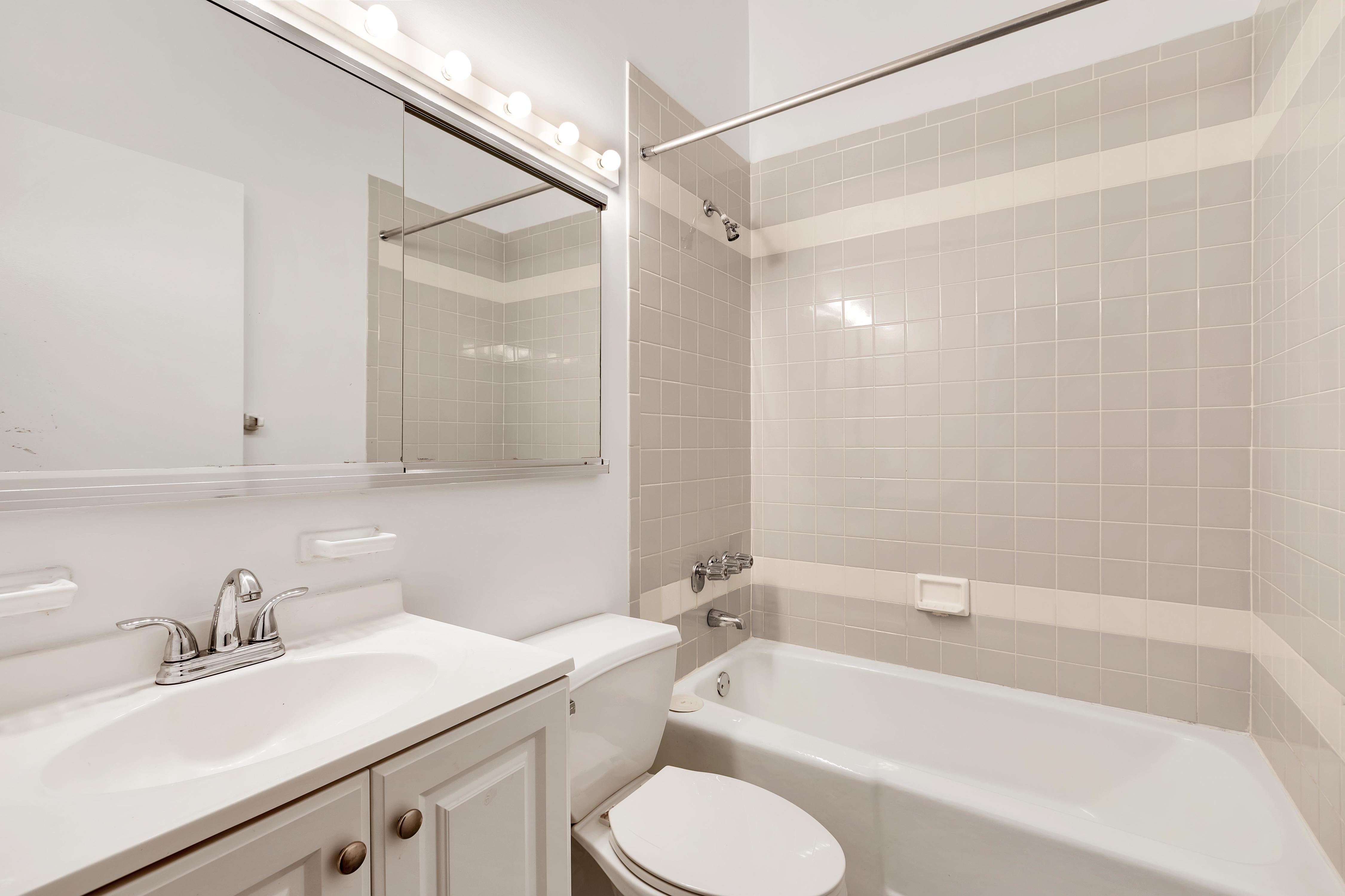 215 West 84th Street, Unit 118 Manhattan, NY 10024 - Photo 5 of 6