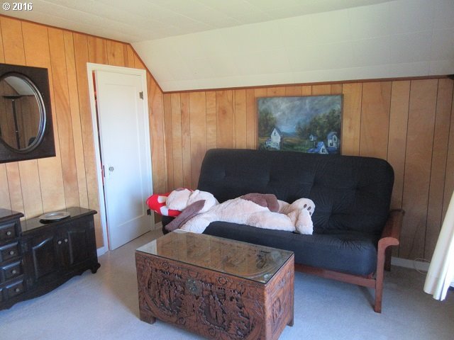 372 Monitor Road Silverton, OR 97381 - Photo 19 of 32
