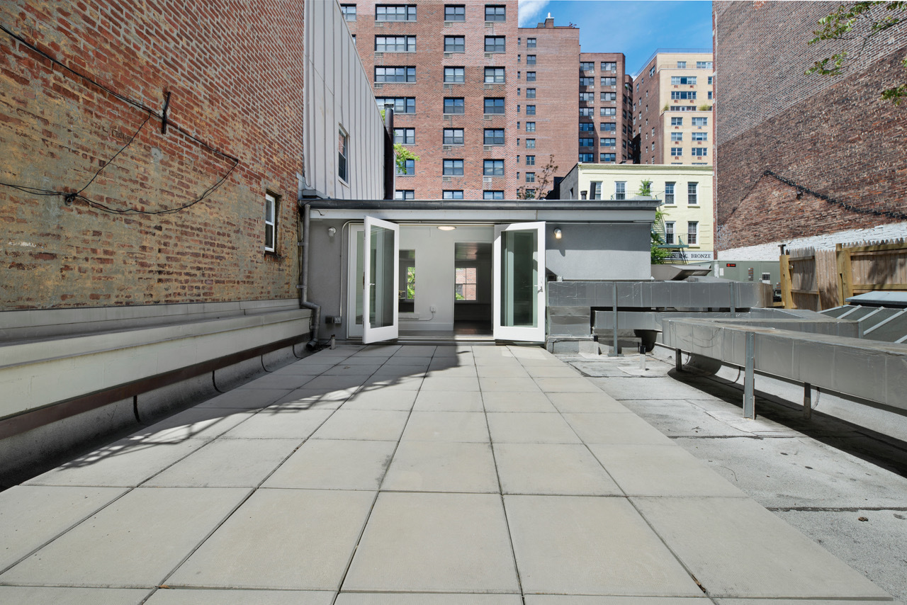 30 Jane Street, Unit 1 Manhattan, NY 10014 - Photo 2 of 6