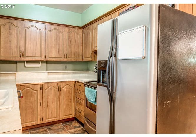 2244 Southeast Barnes Road Gresham, OR 97080 - Photo 7 of 32 Gallery Image 7