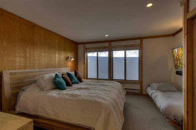 1800 Squaw Valley Road, Unit 5 Olympic Valley, CA 96146 - Photo 7 of 14