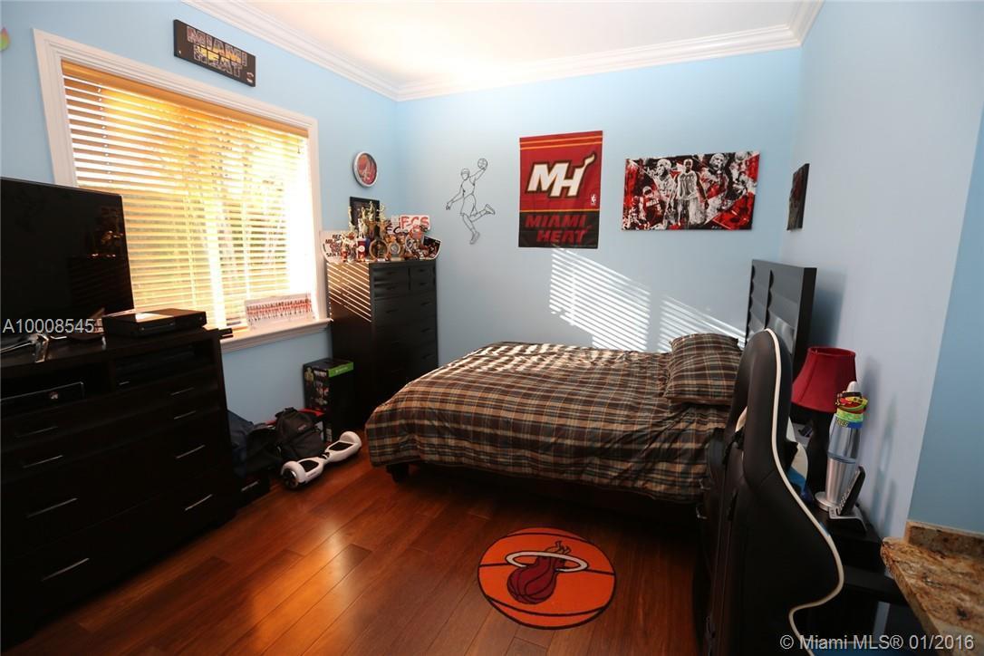 9445 Southwest 68th Street Miami, FL 33173 - Photo 20 of 35