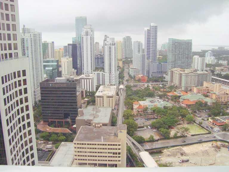 55 Southeast 6th Street, Unit 3902 Miami, FL 33131 - Photo 28 of 35