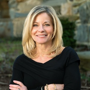 Headshot of Anne Erickson