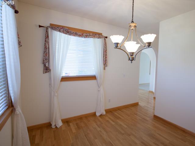 820 Henderson Road Hood River, OR 97031 - Photo 7 of 16 Gallery Image 7