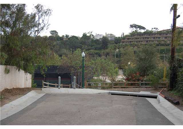 0 Arroyo Drive Encinitas, CA 92024 - Photo 8 of 10 Access to park at the end of Arroyo Drive - very close to subject property