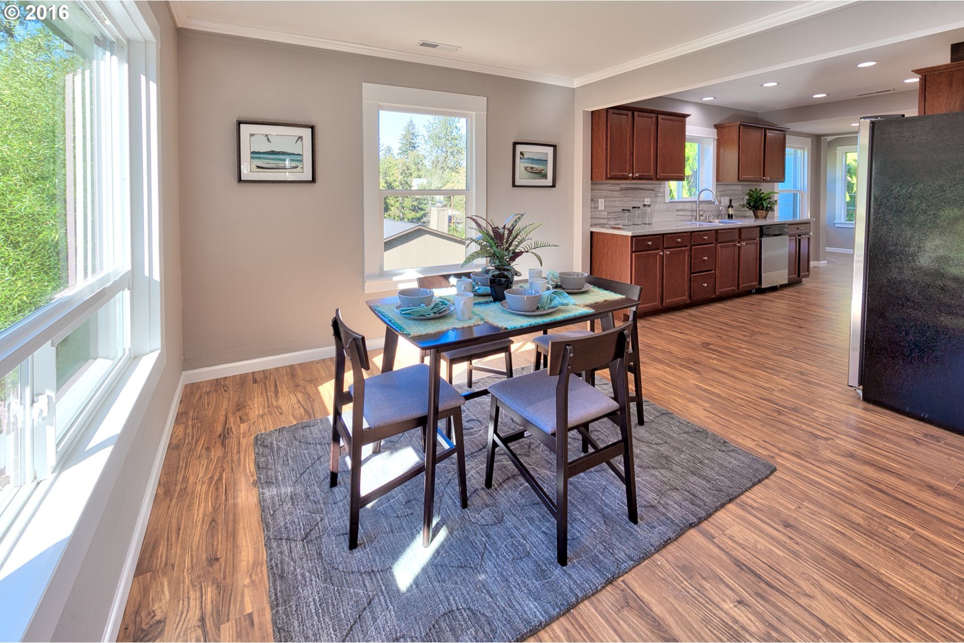 8352 Southwest 39th Avenue Portland, OR 97219 - Photo 12 of 29 Gallery Image 12