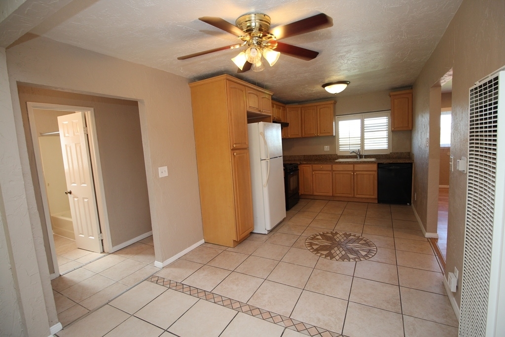 839 Kempton Street Spring Valley, CA 91977 - Photo 12 of 20 Gallery Image 12