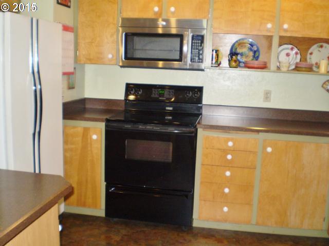1677 Sallal Road Woodburn, OR 97071 - Photo 4 of 8 Gallery Image 4