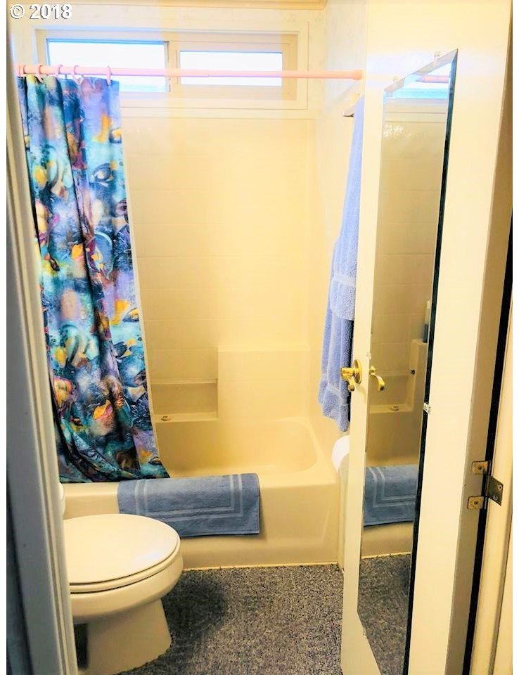 16219 Lower Harbor Road, Unit 3 Brookings, OR 97415 - Photo 13 of 16 Gallery Image 13
