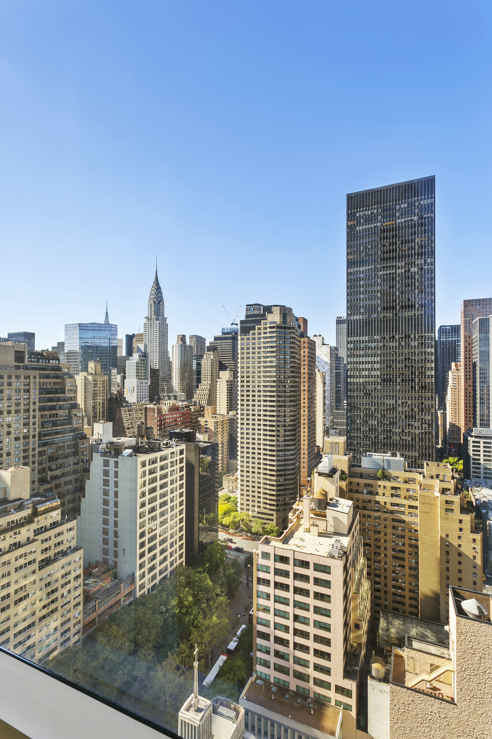 845 United Nations Plaza, Unit 35D Manhattan, NY 10017 - Photo 25 of 26