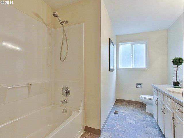 4279 Southeast 26th Court Gresham, OR 97080 - Photo 13 of 16 Gallery Image 13