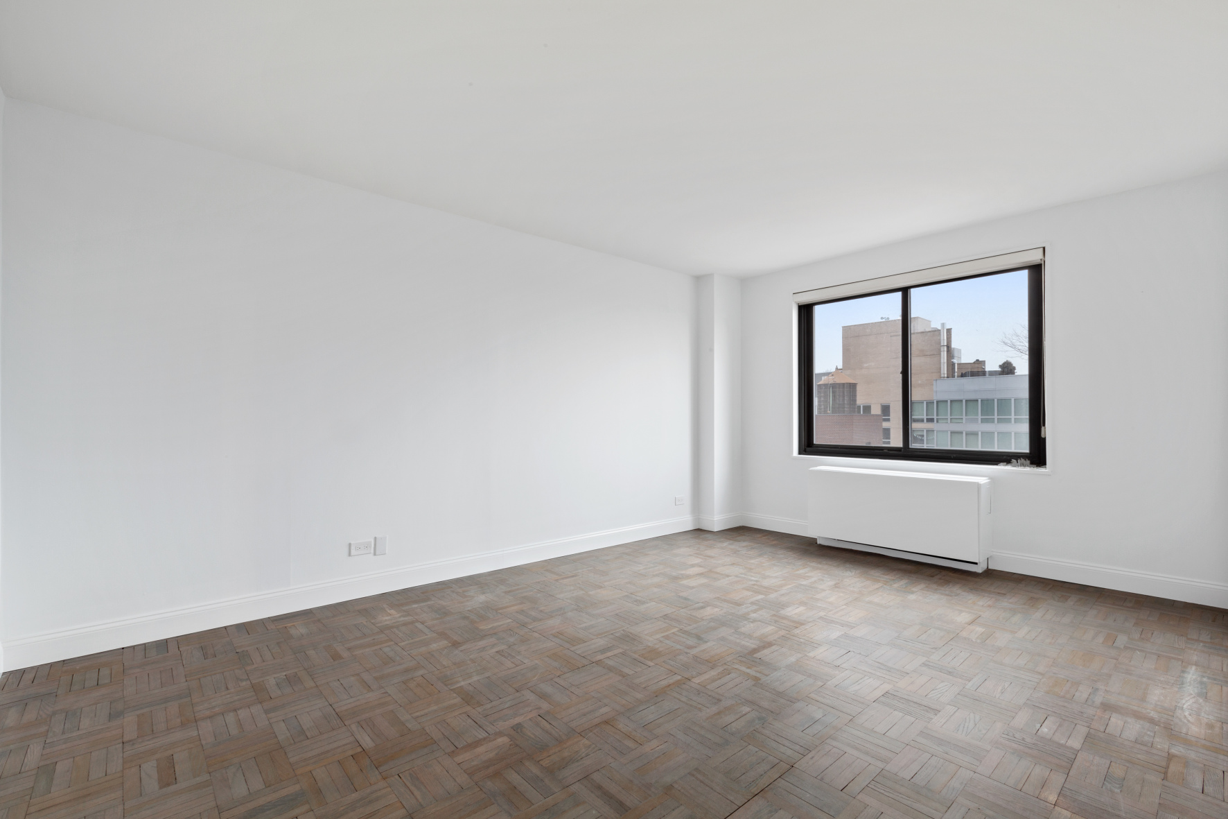201 West 70th Street, Unit 24E Manhattan, NY 10023 - Photo 10 of 14