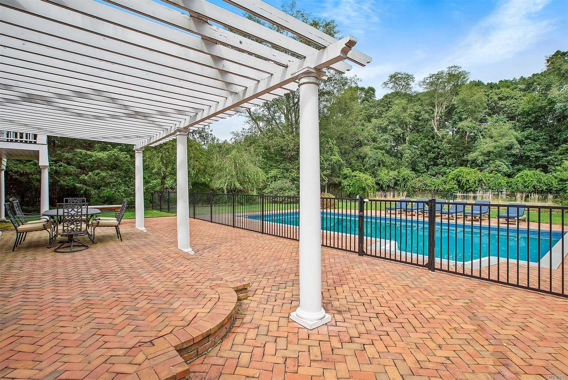 10 Old Orchard Road Southampton, NY 11968 - Photo 3 of 11