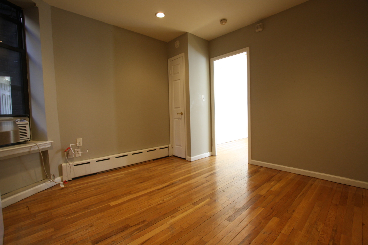 423 East 75th Street, Unit 3A Manhattan, NY 10021 - Photo 4 of 5