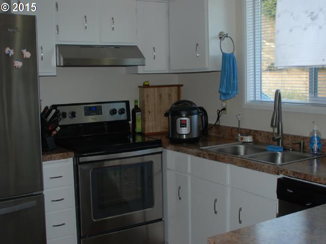 910 Bellevue Drive Reedsport, OR 97467 - Photo 9 of 16 Gallery Image 9