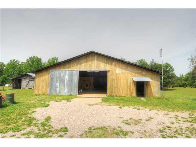 4910 Hines Gin Road Selmer, TN 38375 - Photo 19 of 22 Workshop
