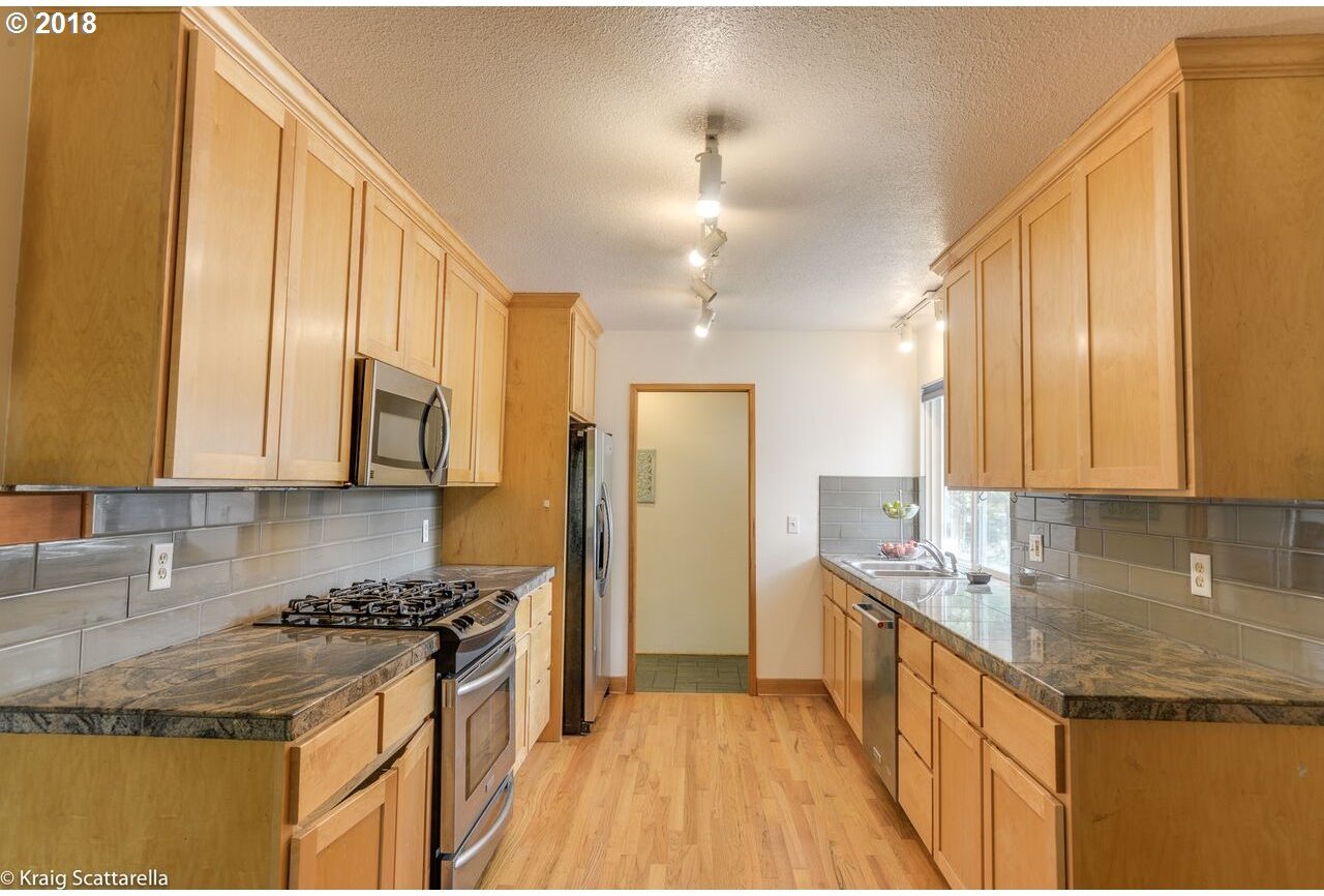 3441 Southwest Boundary Street Portland, OR 97239 - Photo 16 of 30 Gallery Image 16