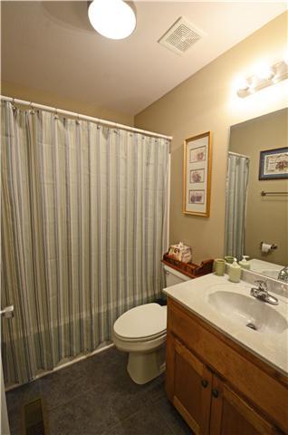 5140 Robertson Road Springfield, TN 37172 - Photo 17 of 30 GENEROUSLY SIZED GUEST BATH WITH NICE VANITY AND NEUTRAL PAINT CHOICE! 5140 ROBERTSON ROAD, SPRINGFIELD, TN 37172