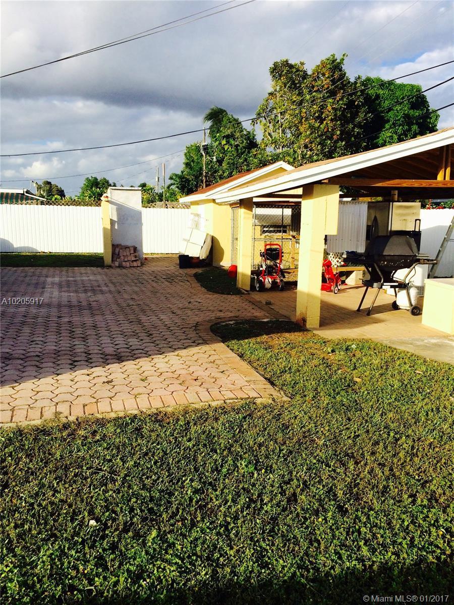 5005 Southwest 112th Avenue Miami, FL 33165 - Photo 7 of 13