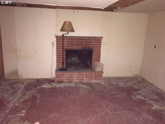 2689 Bowman Road Reedsport, OR 97467 - Photo 9 of 15 Gallery Image 9