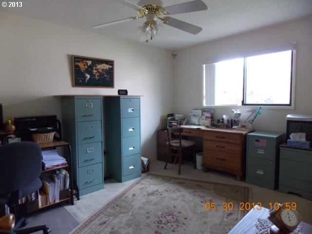 1378 Thompson Road Woodburn, OR 97071 - Photo 6 of 16 Gallery Image 6