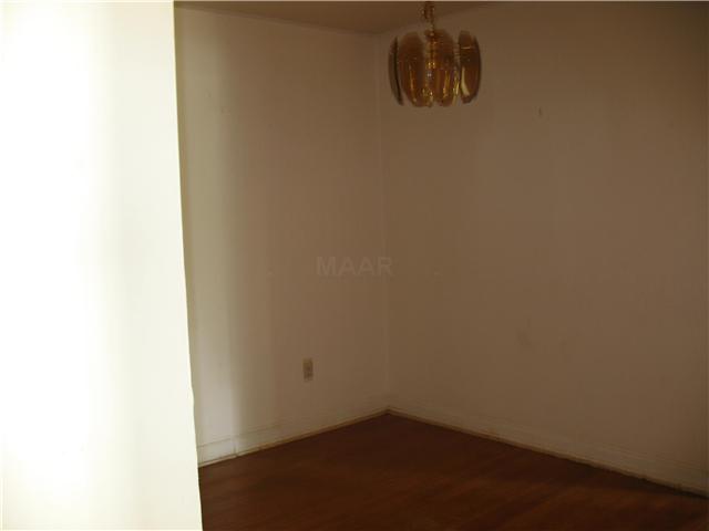 4970 Owen Road Memphis, TN 38122 - Photo 9 of 12 Office, formal dining room or 4th bedroom - plenty of space to make this home your own!