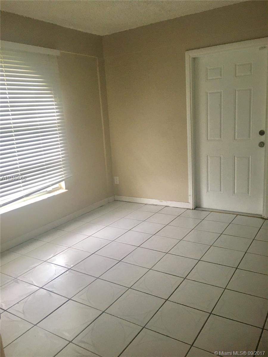 6830 Northwest 81st Street Tamarac, FL 33321 - Photo 5 of 17