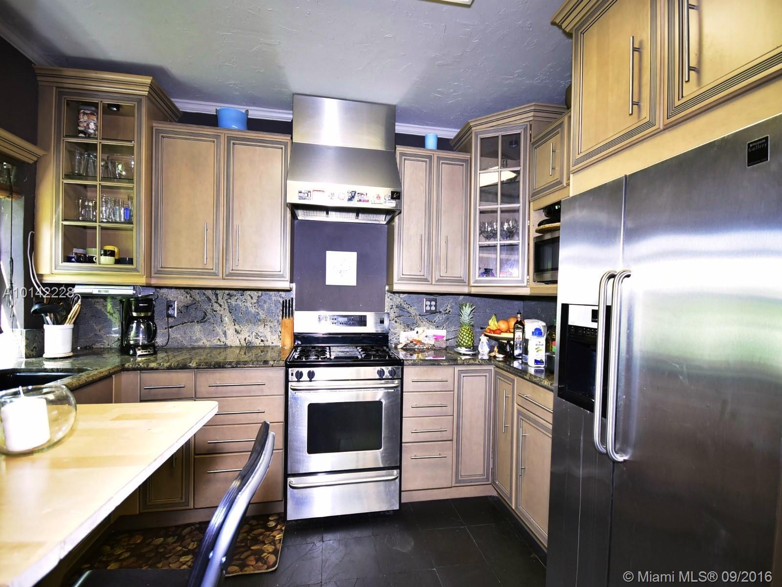 1942 Southwest 9th Street Miami, FL 33135 - Photo 6 of 25