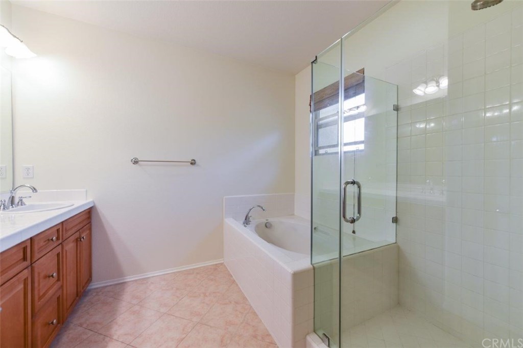 124 Chantilly Irvine, CA 92620 - Photo 14 of 20