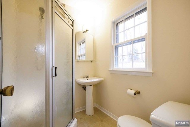 4 Stonehenge Road Morristown, NJ 07960 - Photo 12 of 16