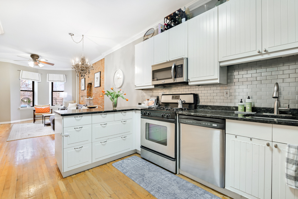 21 Berkeley Place, Unit 2A Brooklyn, NY 11217 - Photo 2 of 7