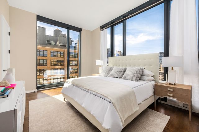 $2,880,000 | 570 Broome Street, Unit 17A | Hudson Square