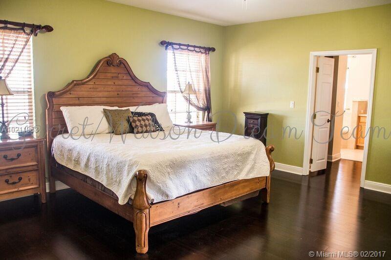 19302 Southwest 292nd Street Homestead, FL 33030 - Photo 13 of 29