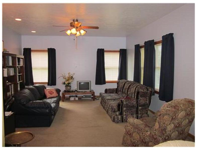 2137 Haymaker Road Monroeville, PA 15146 - Photo 6 of 24 Gallery Image 6