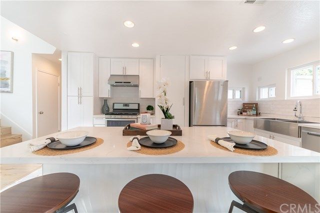 $1,799,999 | 397 La Perle Lane, Costa Mesa, CA 92627