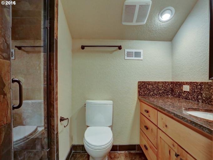 17896 Kelok Road Lake Oswego, OR 97034 - Photo 24 of 31 Gallery Image 24
