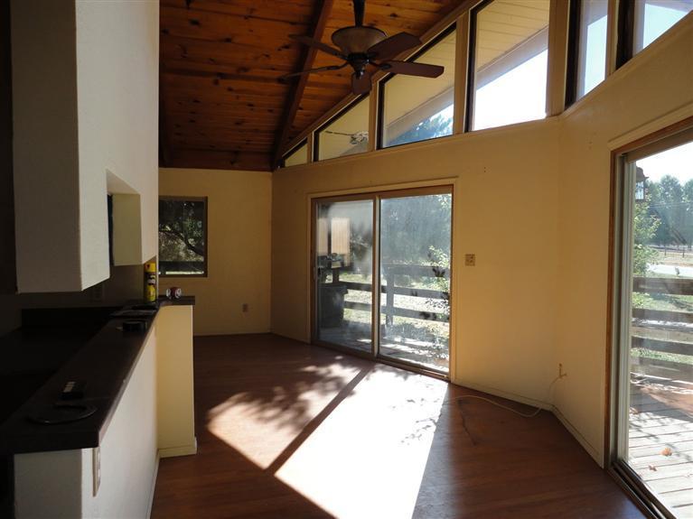 28601 Bear Valley Road Tehachapi, CA 93561 - Photo 7 of 12 Gallery Image 7