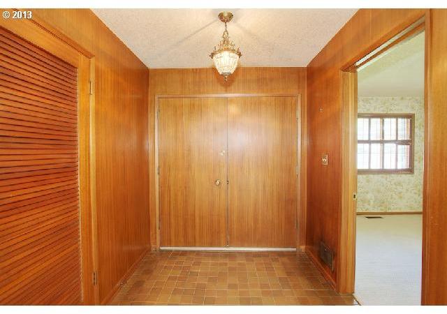 10340 Southwest Arborcrest Way Portland, OR 97225 - Photo 3 of 16 Gallery Image 3