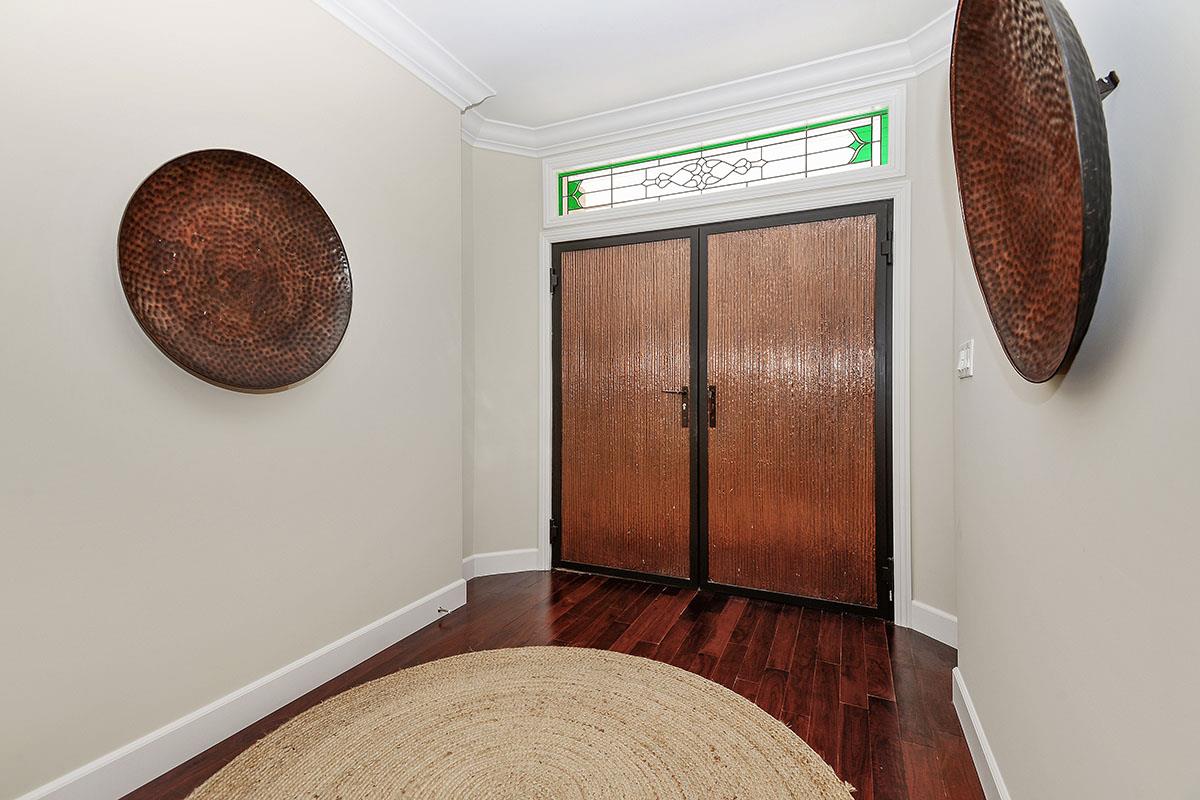 760 Darrell Road Hillsborough, CA 94010 - Photo 6 of 98