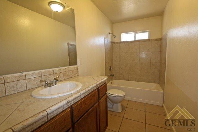 3220 Sterling Road Bakersfield, CA 93306 - Photo 2 of 15 Gallery Image 2
