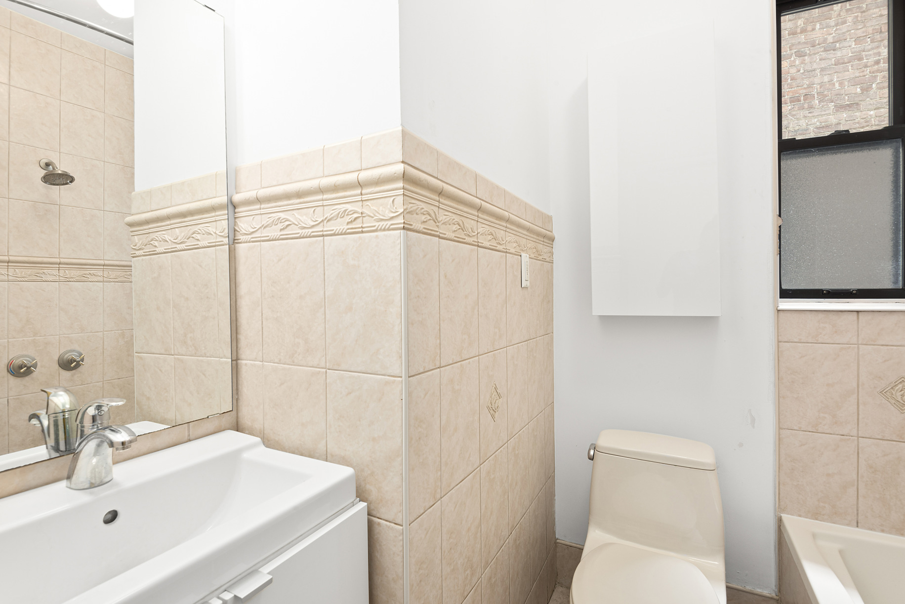 226 Saint James Place, Unit 3L Brooklyn, NY 11238 - Photo 7 of 9