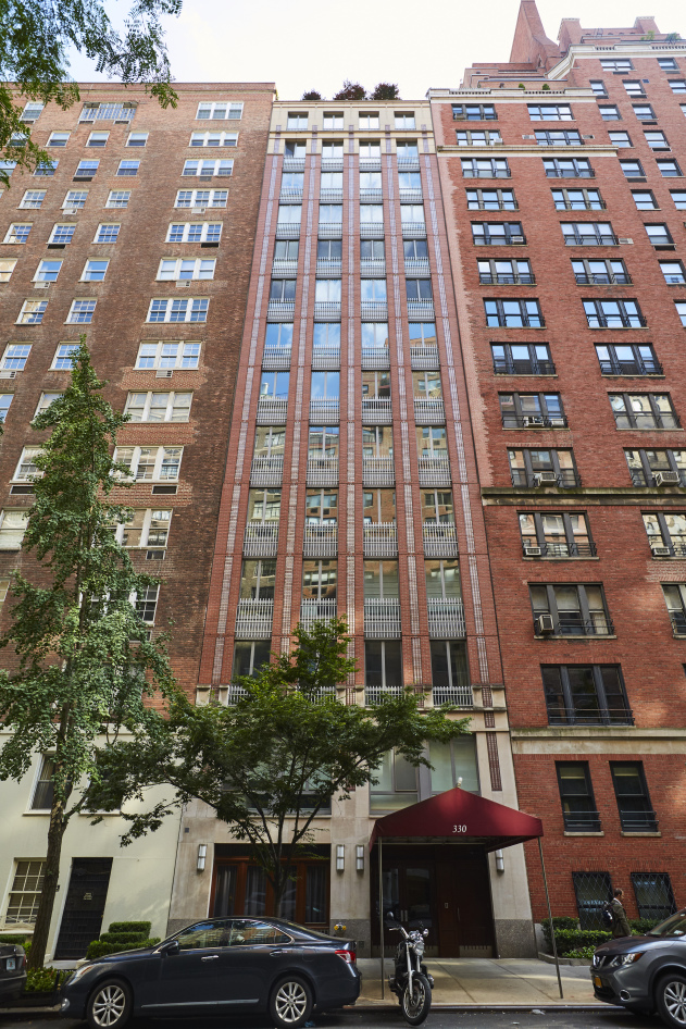 330 E 72nd St, Manhattan, NY 10021 - Photo 2 of 5