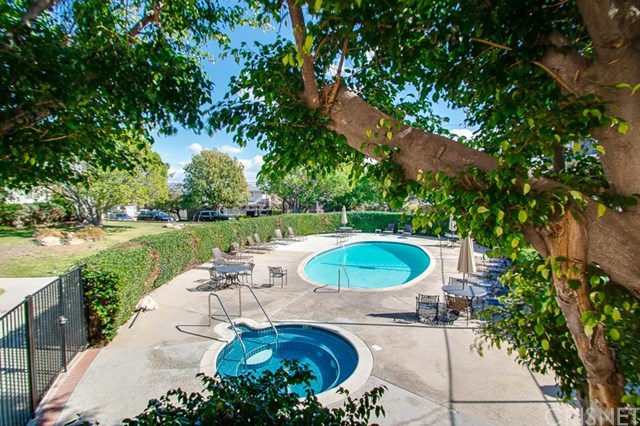 2385 Roscomare Road, Unit E10 Los Angeles, CA 90077 - Photo 13 of 18