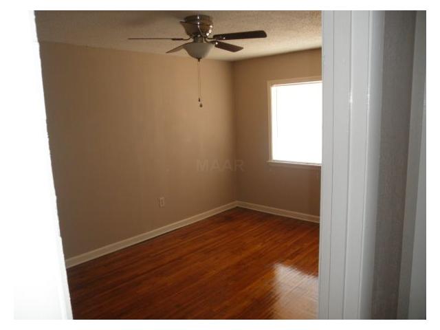 1645 Wells Station Road, Unit 111 Memphis, TN 38108 - Photo 5 of 6 Gallery Image 5