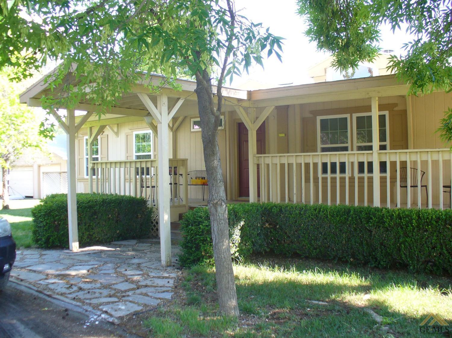 22701 Acari Road Bakersfield, CA 93314 - Photo 1 of 24 Gallery Image 1