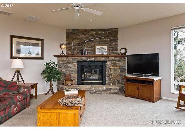 33821 Southwest Laurel Road Hillsboro, OR 97123 - Photo 7 of 16 Gallery Image 7